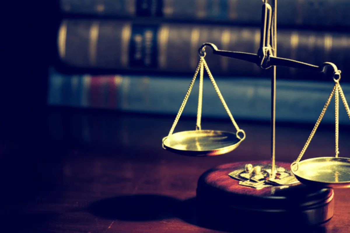 Law firm advertising budget data showing actual spend by market size and channel allocation